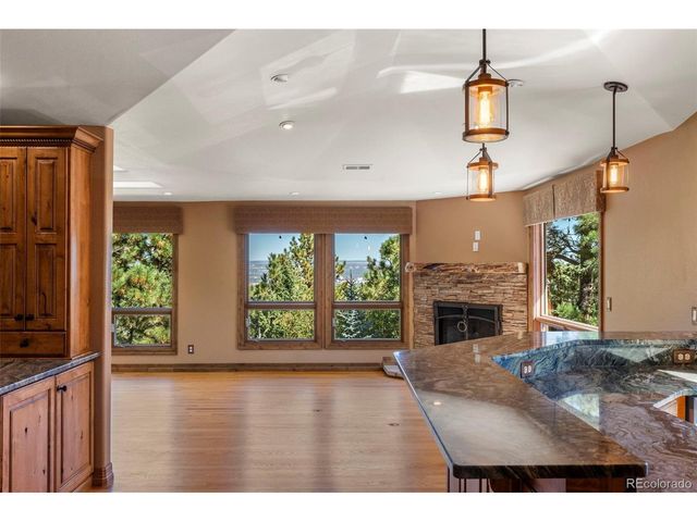 40 Upland Rd, Colorado Springs, CO 80906