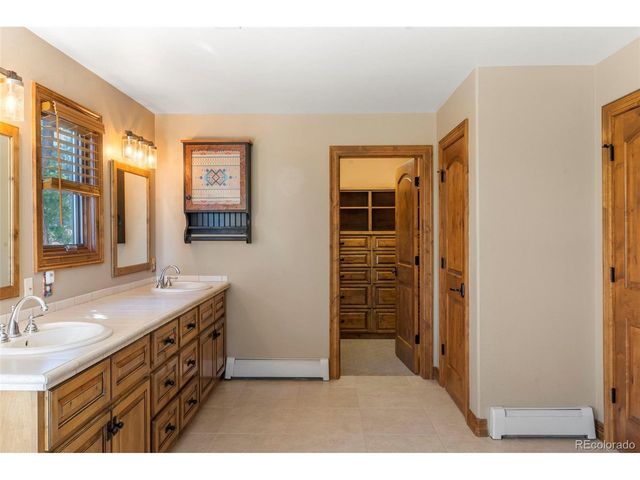 40 Upland Rd, Colorado Springs, CO 80906