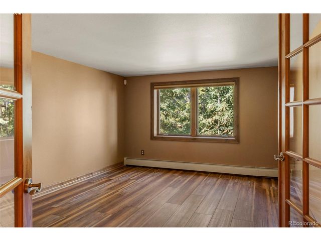 40 Upland Rd, Colorado Springs, CO 80906