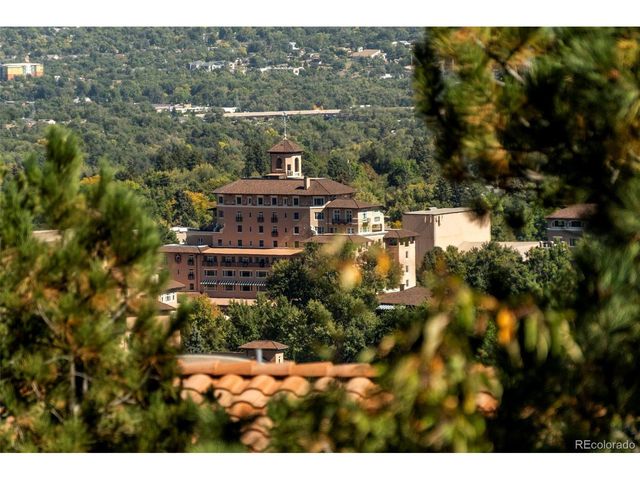 40 Upland Rd, Colorado Springs, CO 80906