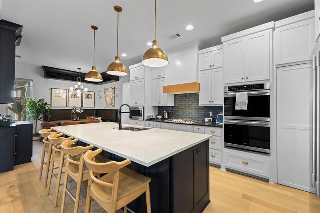 8001 W Bancroft Street, Rogers, AR 72758