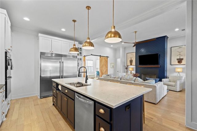 8001 W Bancroft Street, Rogers, AR 72758