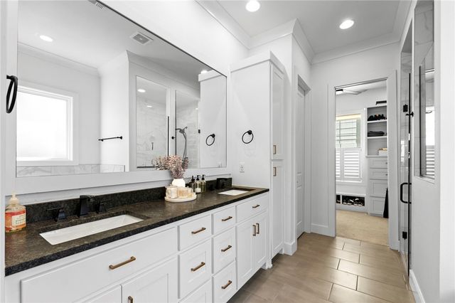 8001 W Bancroft Street, Rogers, AR 72758