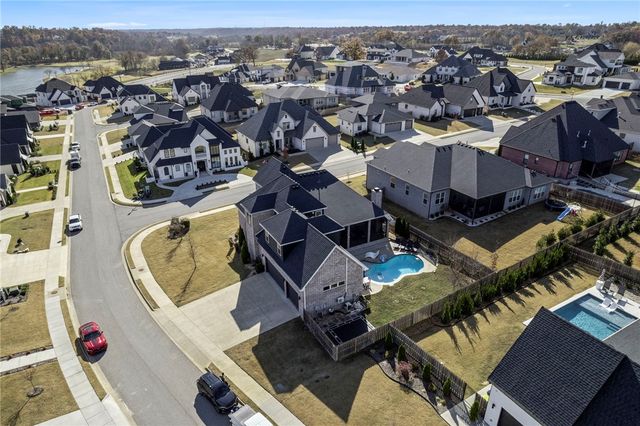 8001 W Bancroft Street, Rogers, AR 72758