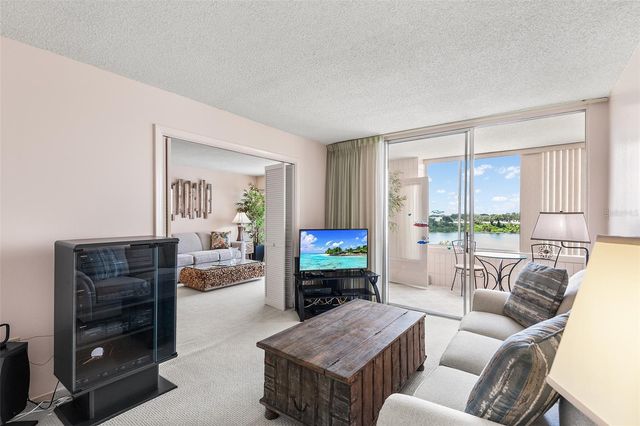 700 MIRROR TERRACE NW 506, Winter Haven, FL 33881