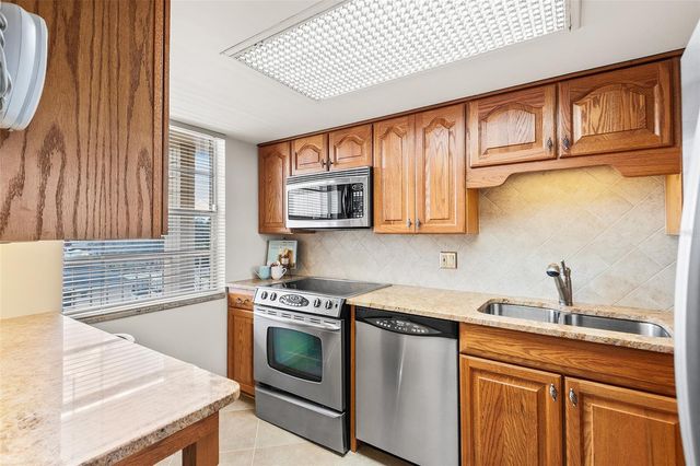 700 MIRROR TERRACE NW 506, Winter Haven, FL 33881