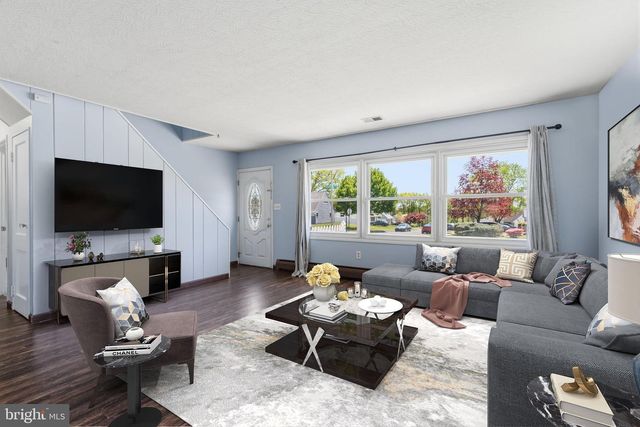 25 VERMILLION LN, Levittown, PA 19054