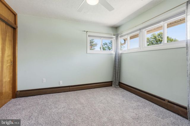 25 VERMILLION LN, Levittown, PA 19054