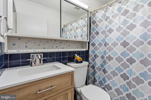 25 VERMILLION LN, Levittown, PA 19054