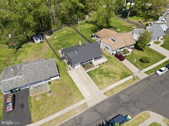 25 VERMILLION LN, Levittown, PA 19054