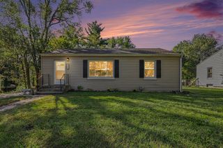 330 E Van Hoesen Boulevard, Portage, MI 49002