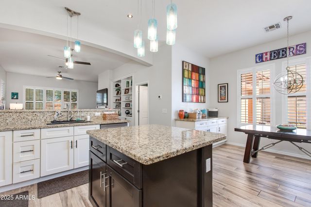 1414 W SWAN Court, Chandler, AZ 85286