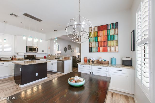 1414 W SWAN Court, Chandler, AZ 85286