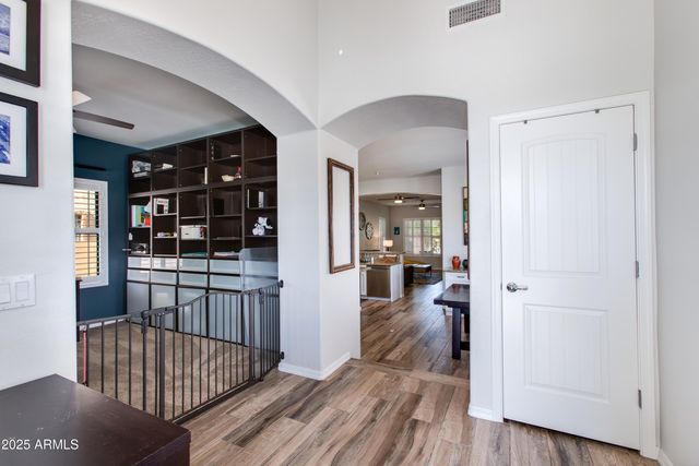 1414 W SWAN Court, Chandler, AZ 85286