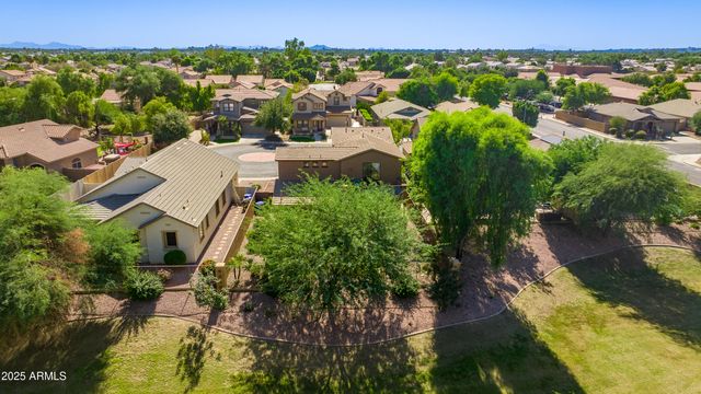 1414 W SWAN Court, Chandler, AZ 85286
