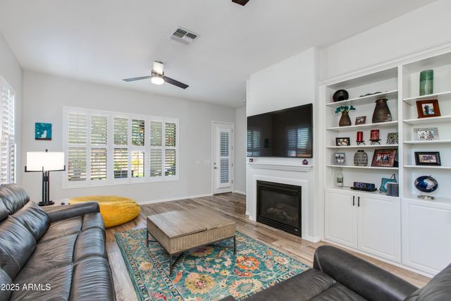 1414 W SWAN Court, Chandler, AZ 85286