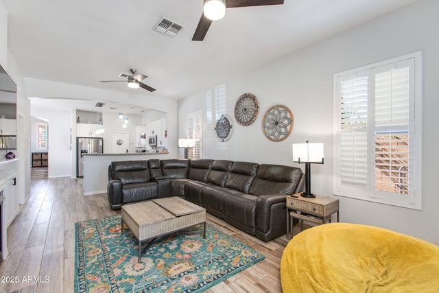 1414 W SWAN Court, Chandler, AZ 85286