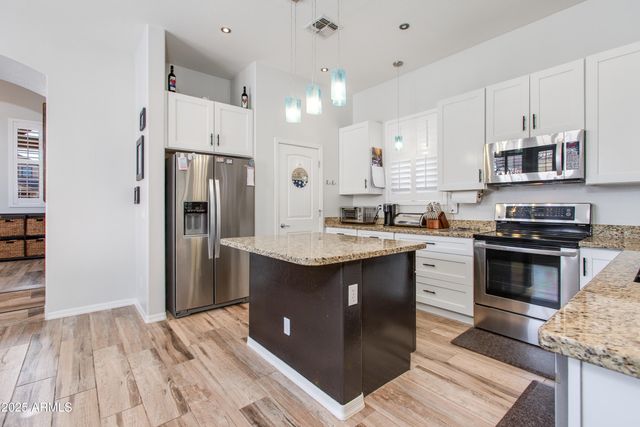 1414 W SWAN Court, Chandler, AZ 85286