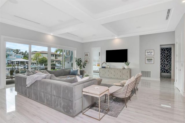 4936 W SAN RAFAEL STREET, Tampa, FL 33629