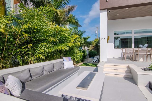 4936 W SAN RAFAEL STREET, Tampa, FL 33629