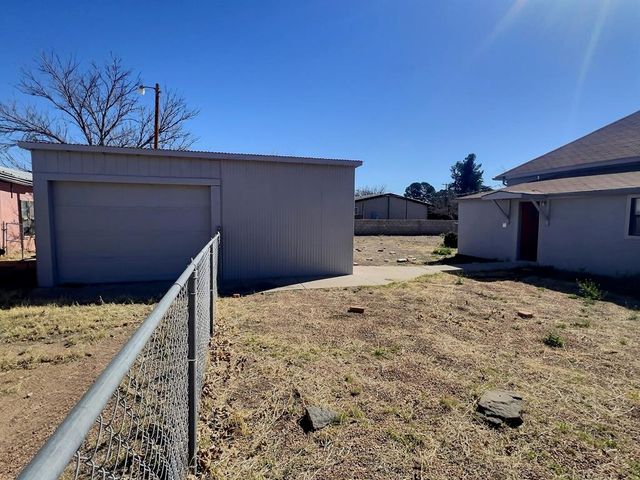 506 W Columbia, Marfa, TX 79843