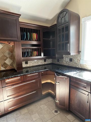 716 PREDDY CREEK RD, Barboursville, VA 22923