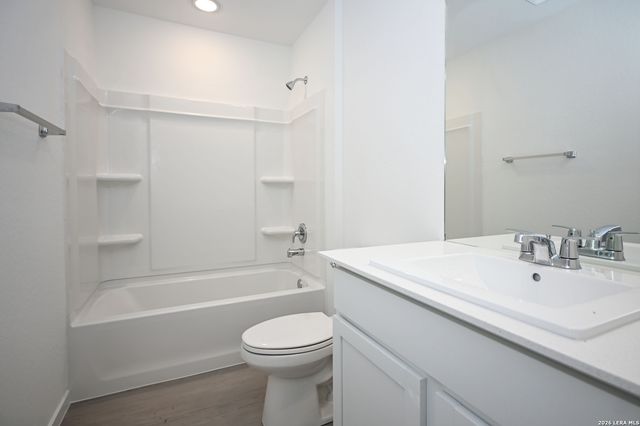 729 THEA MDWS, Marion, TX 78124
