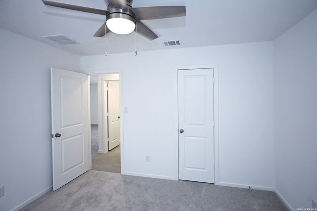 729 THEA MDWS, Marion, TX 78124