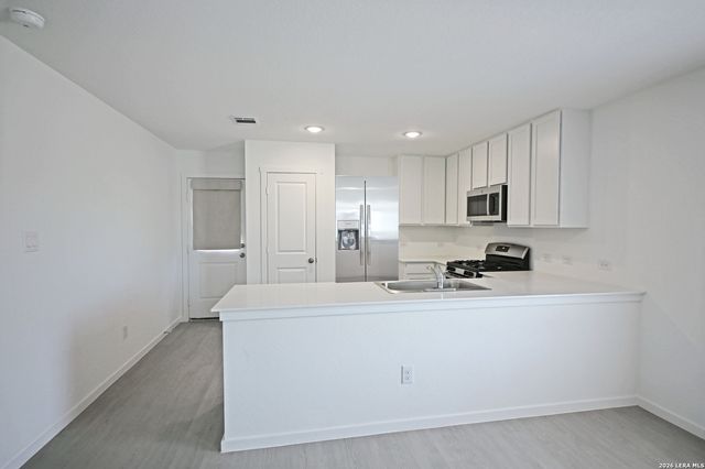 729 THEA MDWS, Marion, TX 78124