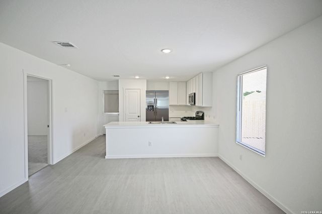 729 THEA MDWS, Marion, TX 78124