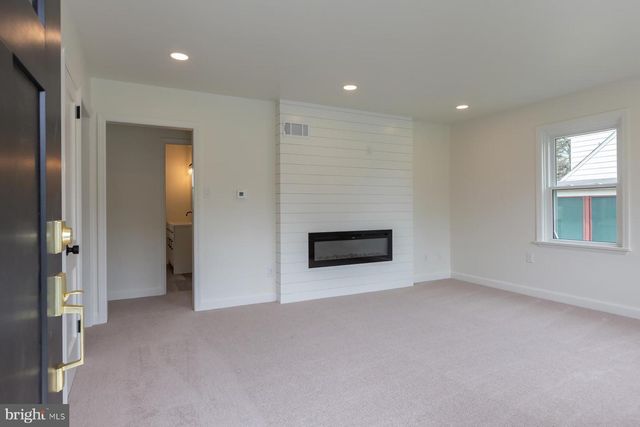 1307 MEADOWCREEK LN, Lancaster, PA 17603