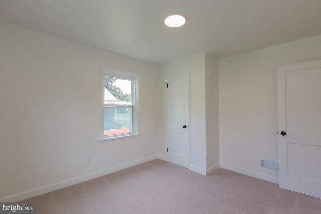 1307 MEADOWCREEK LN, Lancaster, PA 17603