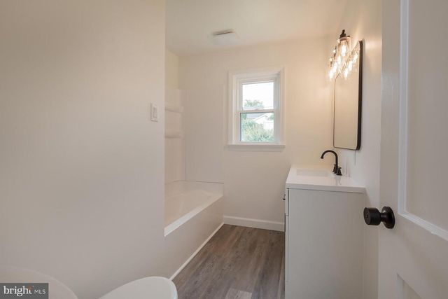1307 MEADOWCREEK LN, Lancaster, PA 17603
