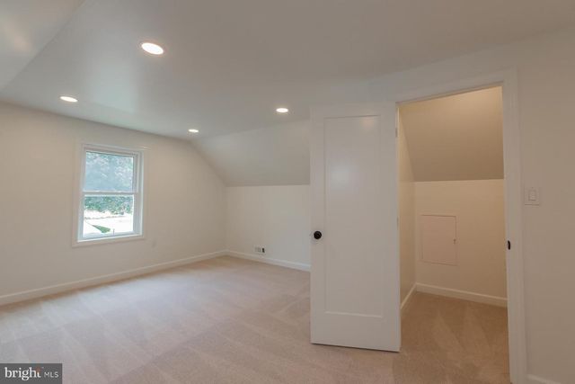 1307 MEADOWCREEK LN, Lancaster, PA 17603