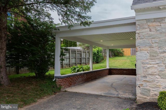 1307 MEADOWCREEK LN, Lancaster, PA 17603