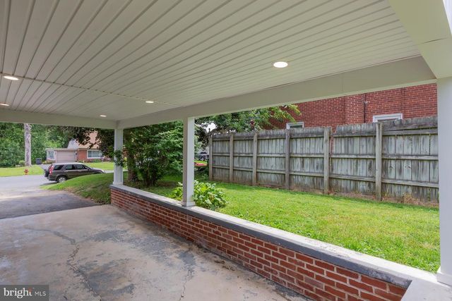 1307 MEADOWCREEK LN, Lancaster, PA 17603