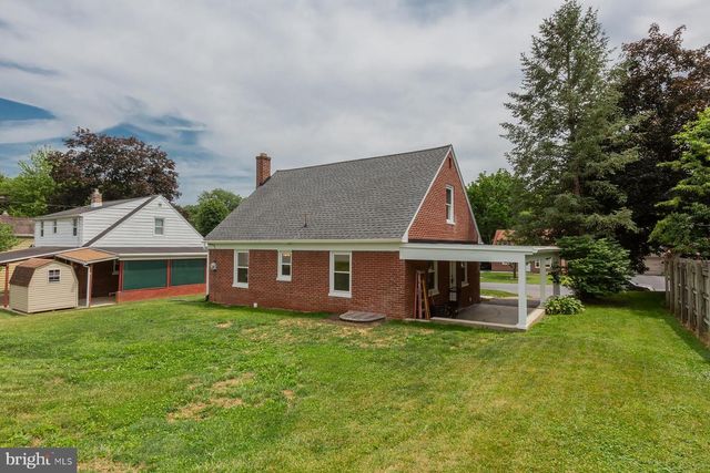 1307 MEADOWCREEK LN, Lancaster, PA 17603
