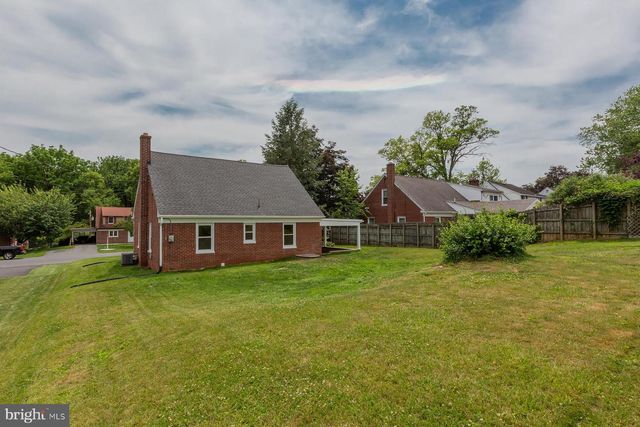 1307 MEADOWCREEK LN, Lancaster, PA 17603