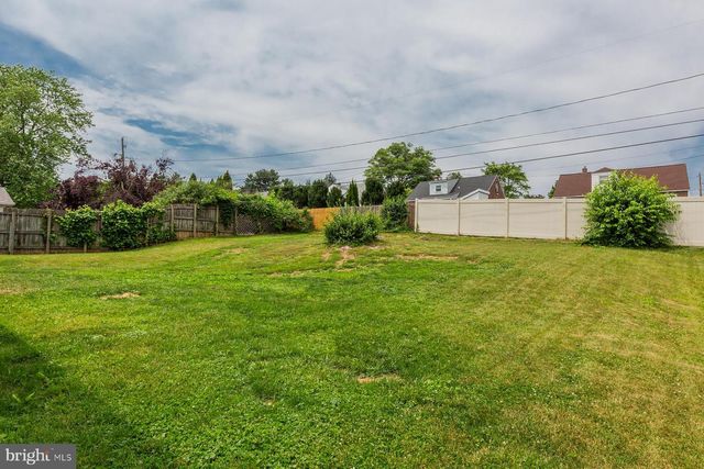 1307 MEADOWCREEK LN, Lancaster, PA 17603