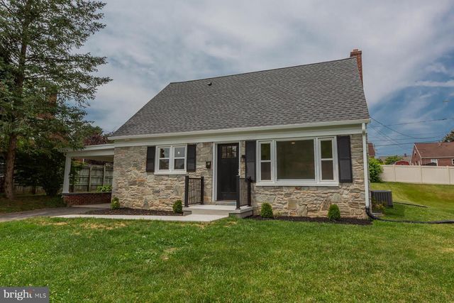 1307 MEADOWCREEK LN, Lancaster, PA 17603