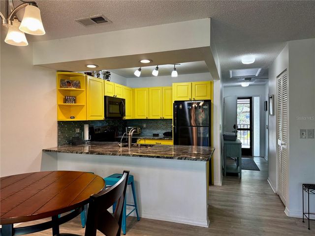 3031 QUAIL HOLLOW 16, Sarasota, FL 34235