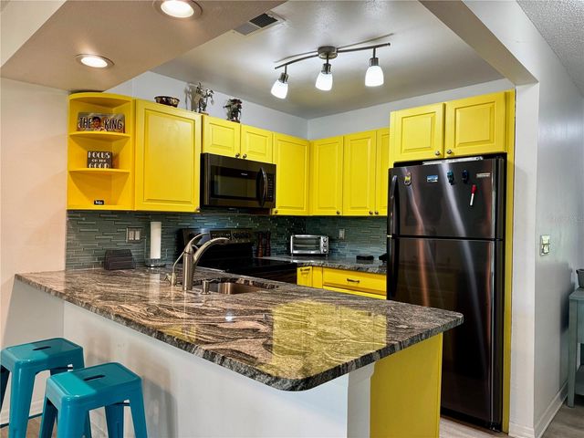 3031 QUAIL HOLLOW 16, Sarasota, FL 34235