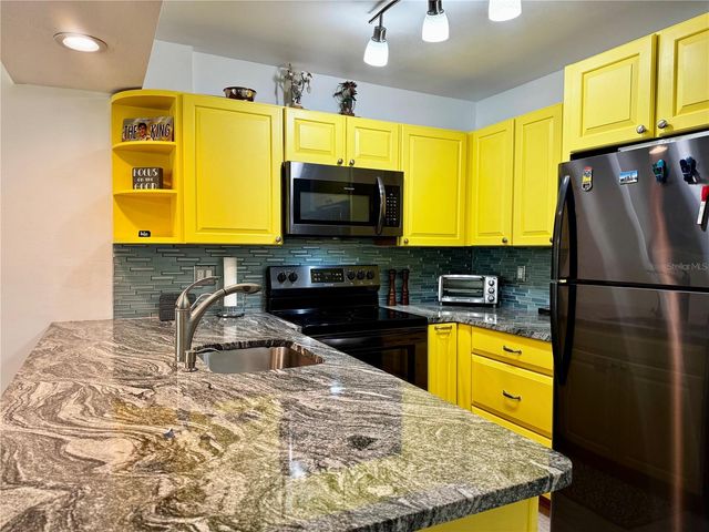 3031 QUAIL HOLLOW 16, Sarasota, FL 34235