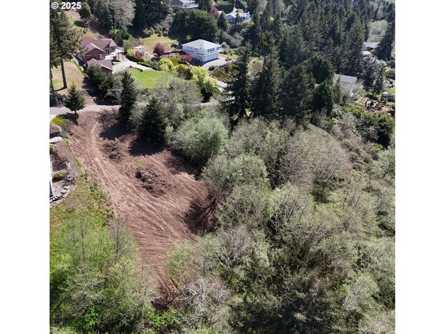 Upper Benham Ln 300, Brookings, OR 97415