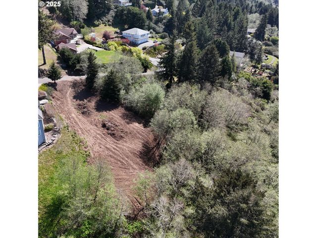 Upper Benham Ln 300, Brookings, OR 97415