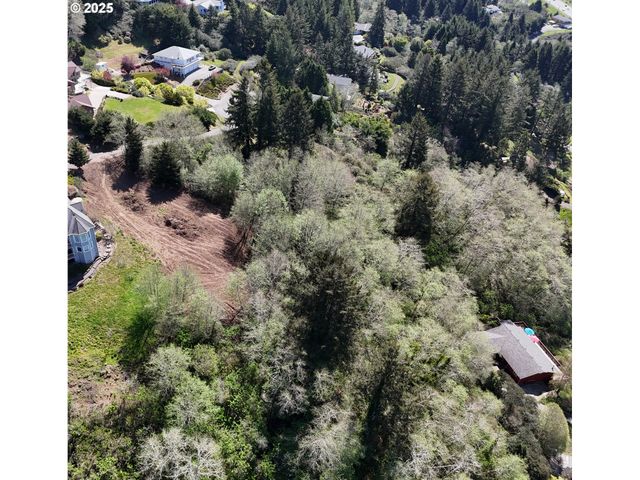 Upper Benham Ln 300, Brookings, OR 97415