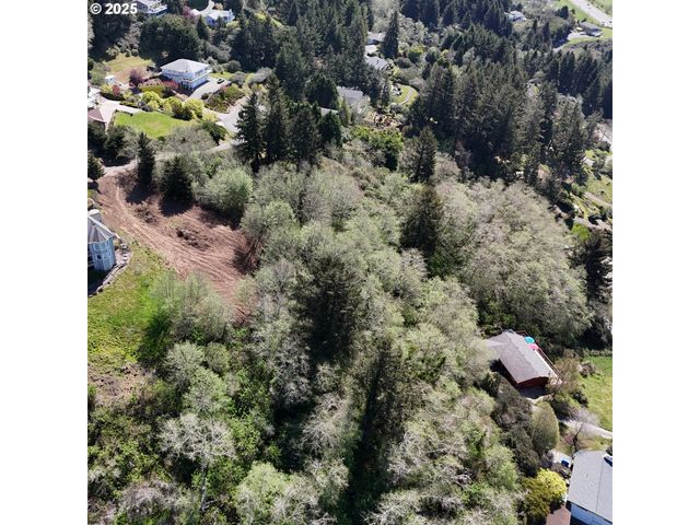 Upper Benham Ln 300, Brookings, OR 97415