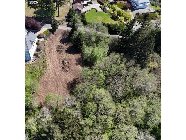 Upper Benham Ln 300, Brookings, OR 97415