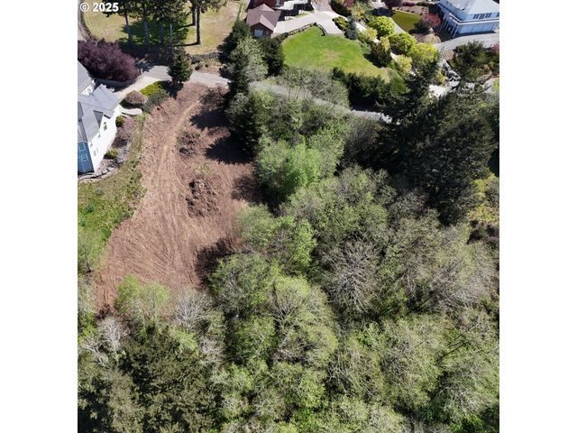 Upper Benham Ln 300, Brookings, OR 97415