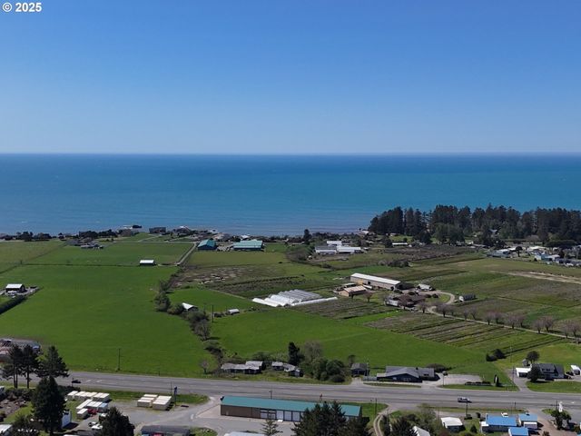 Upper Benham Ln 300, Brookings, OR 97415